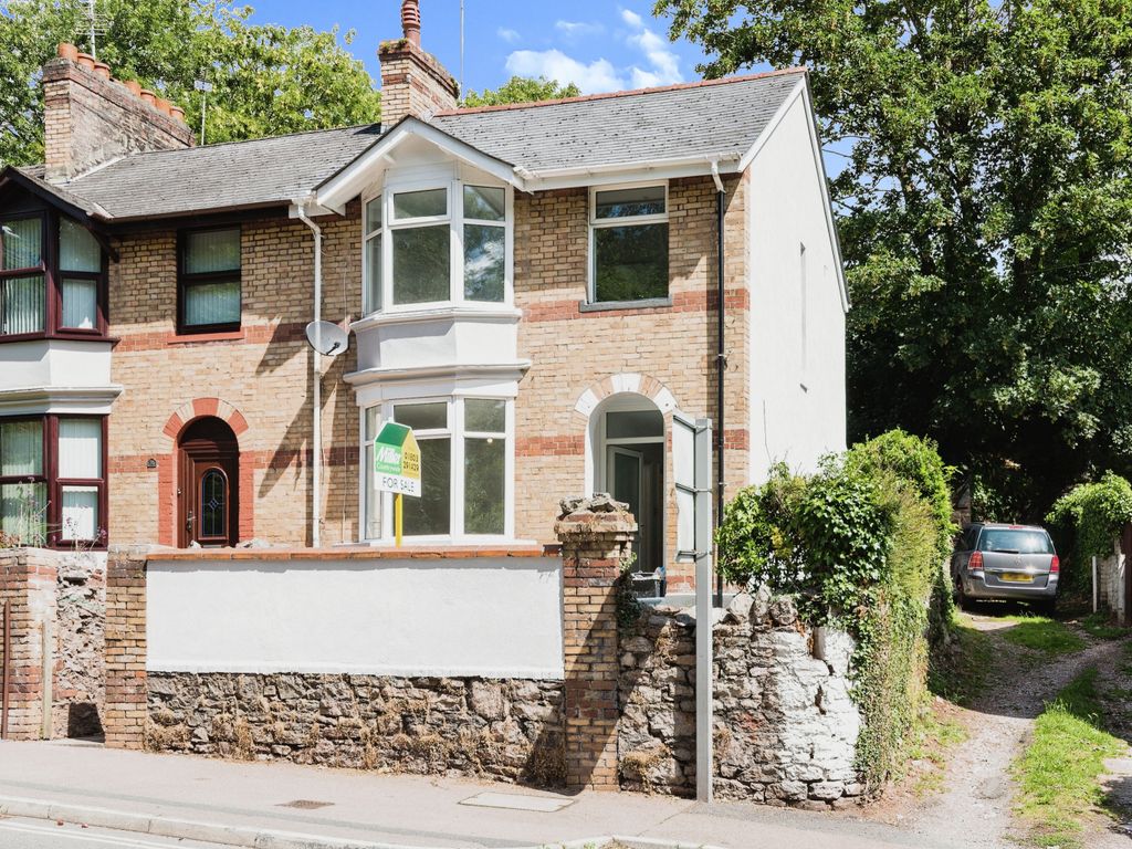 3 bed end terrace house for sale in Hele Road, Torquay, Devon TQ2, £200,000