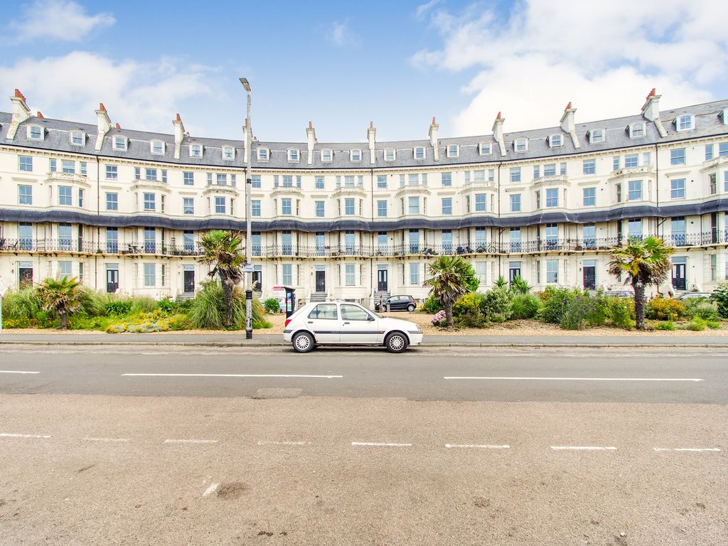 2 bed flat for sale in Channel View, Folkestone CT20, £295,000