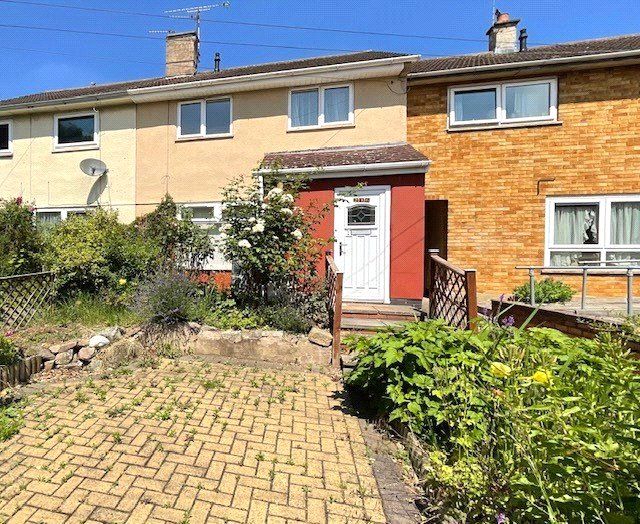 3 bed terraced house for sale in Thurncourt Road, Leicester LE5, £210,000
