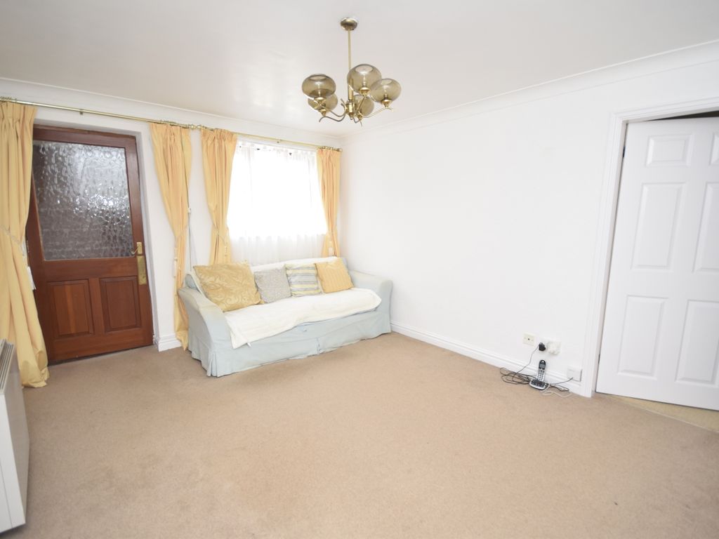 2 bed flat for sale in The Strand, Pearl Yard, Whitchurch SY13, £85,000