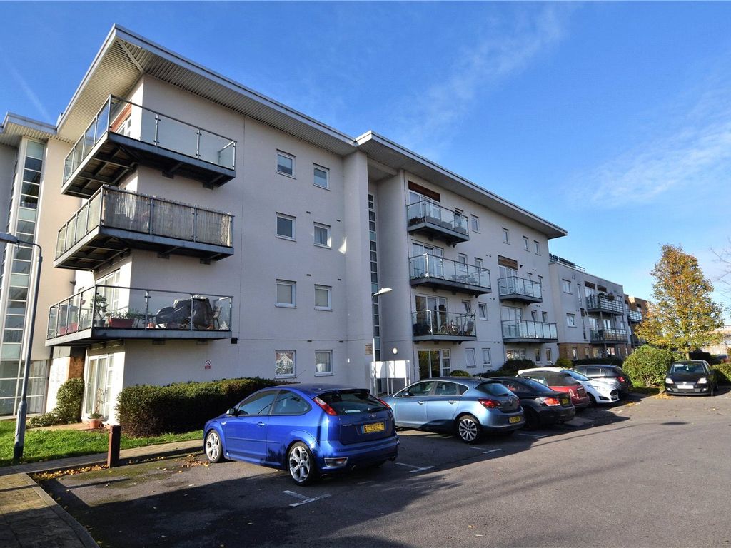 2 bed flat for sale in Bircham Road, Southend-On-Sea, Essex SS2, £189,995