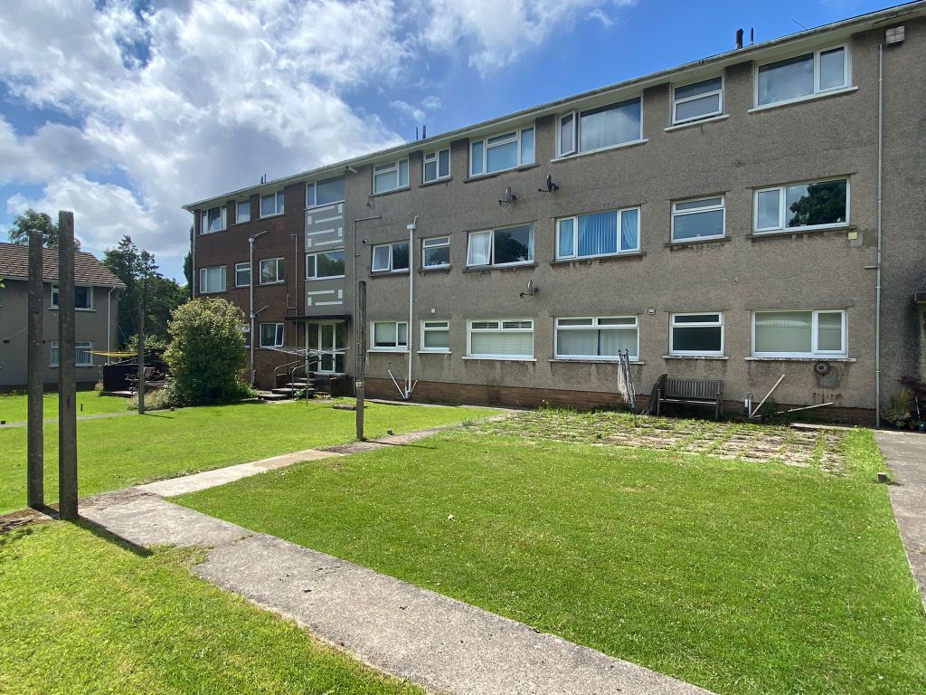 2 bed flat for sale in Clos Hendre, Cardiff CF14, £160,000