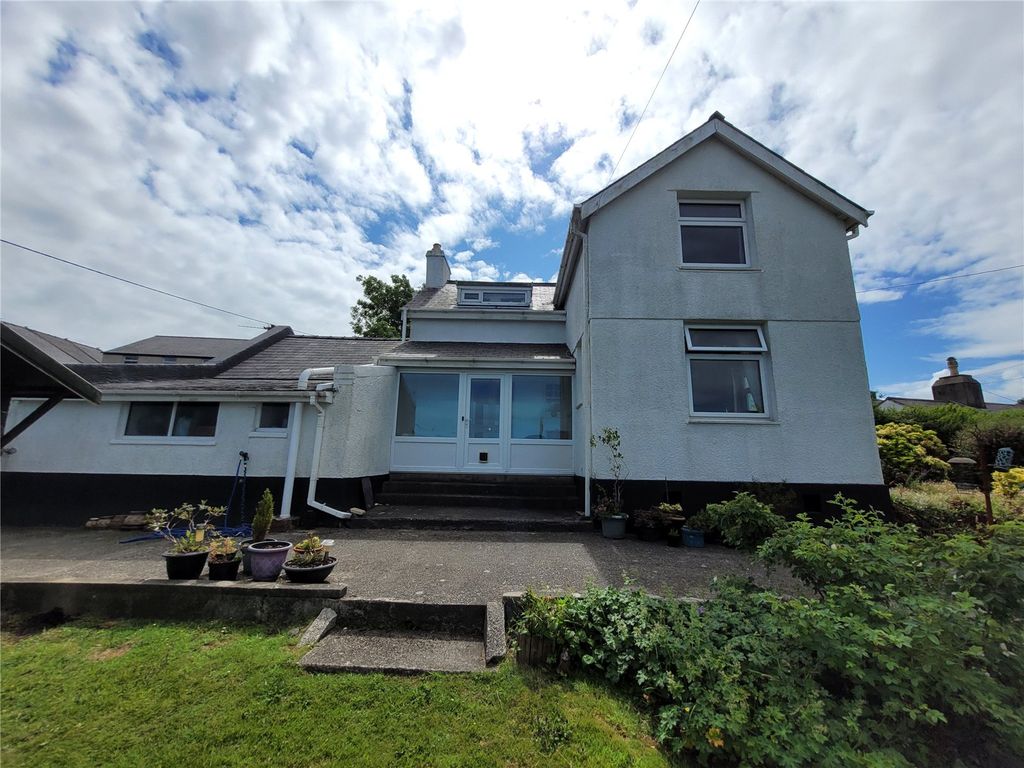 3 bed detached house for sale in Rhosgadfan, Caernarfon, Gwynedd LL54, £260,000