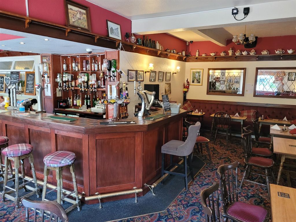 Pub/bar for sale in OL16, Newhey, Lancashire, £650,000
