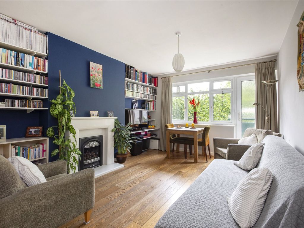 1 bed flat for sale in Avon Road, Walthamstow, London E17, £295,000