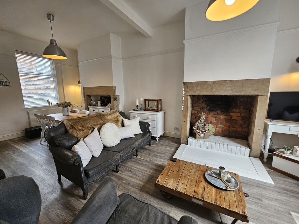 2 bed terraced house for sale in Preston Road, Longridge PR3, £159,950