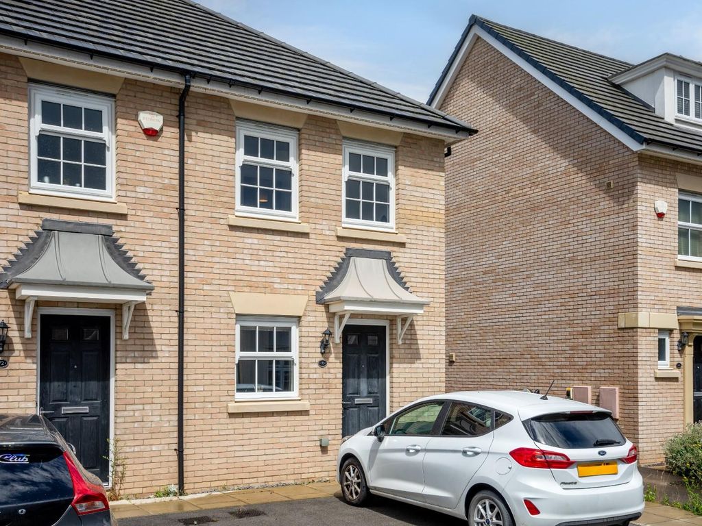 2 bed town house for sale in Farro Drive, Rawcliffe, York YO30, £270,000