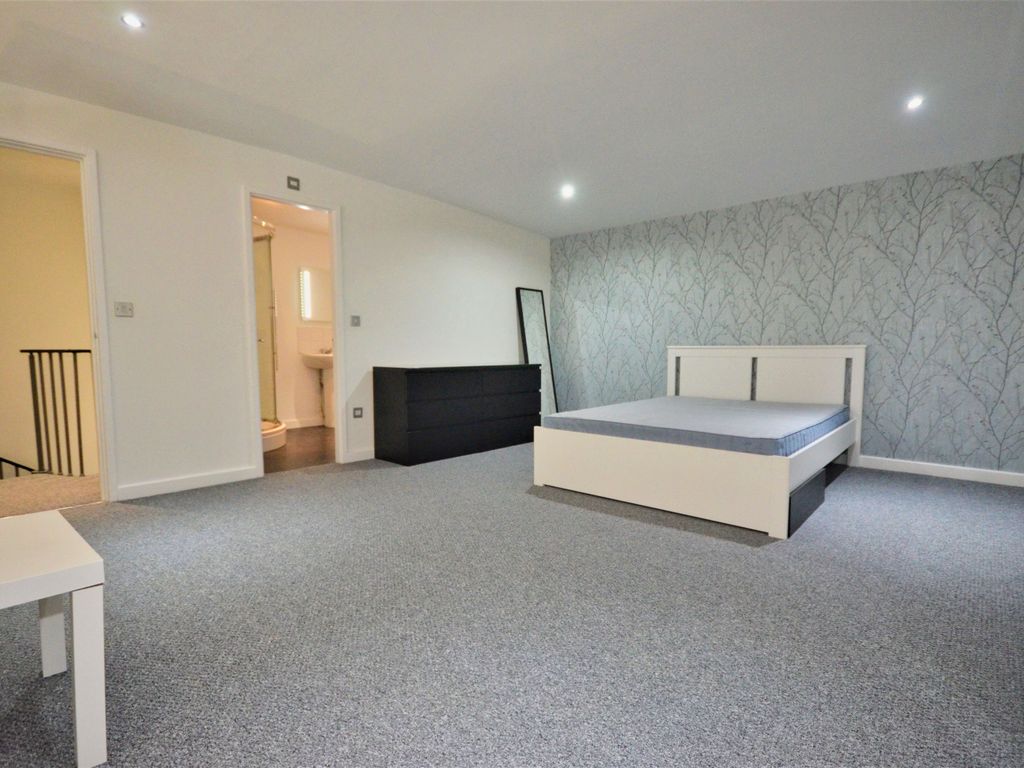 2 bed flat for sale in Aldbourne Road, Coventry CV1, £169,000