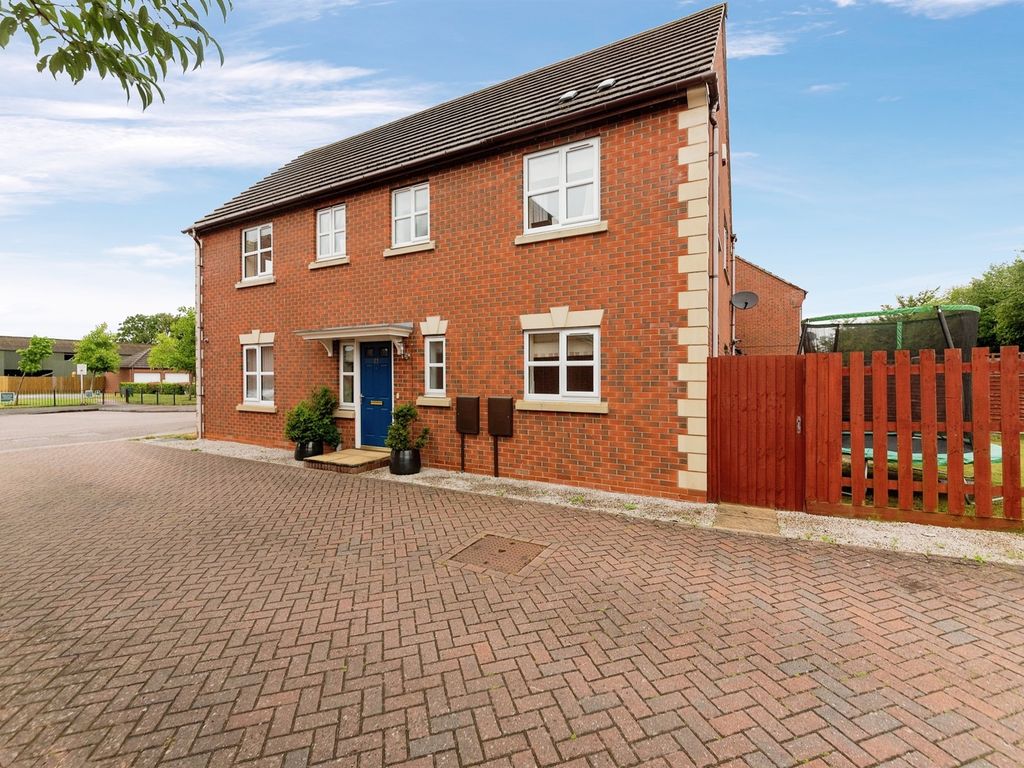 4 bed detached house for sale in Houghton Close, Asfordby Hill, Melton Mowbray LE14, £300,000