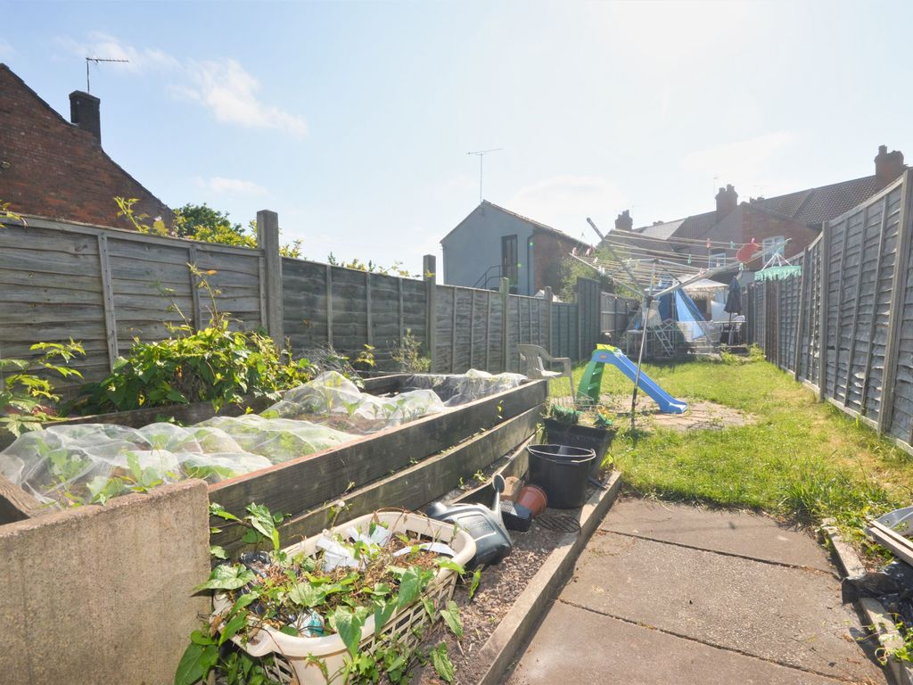 3 bed terraced house for sale in Heath Road, Bedworth CV12, £170,000