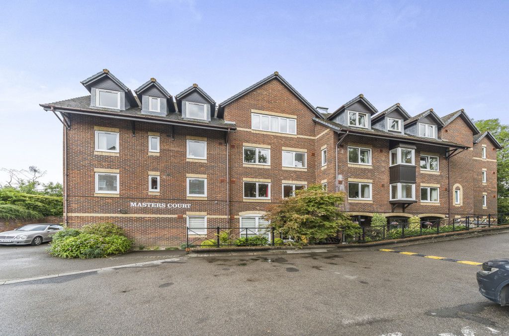 1 bed flat for sale in Masters Court, Wood Lane, Ruislip HA4, £195,000