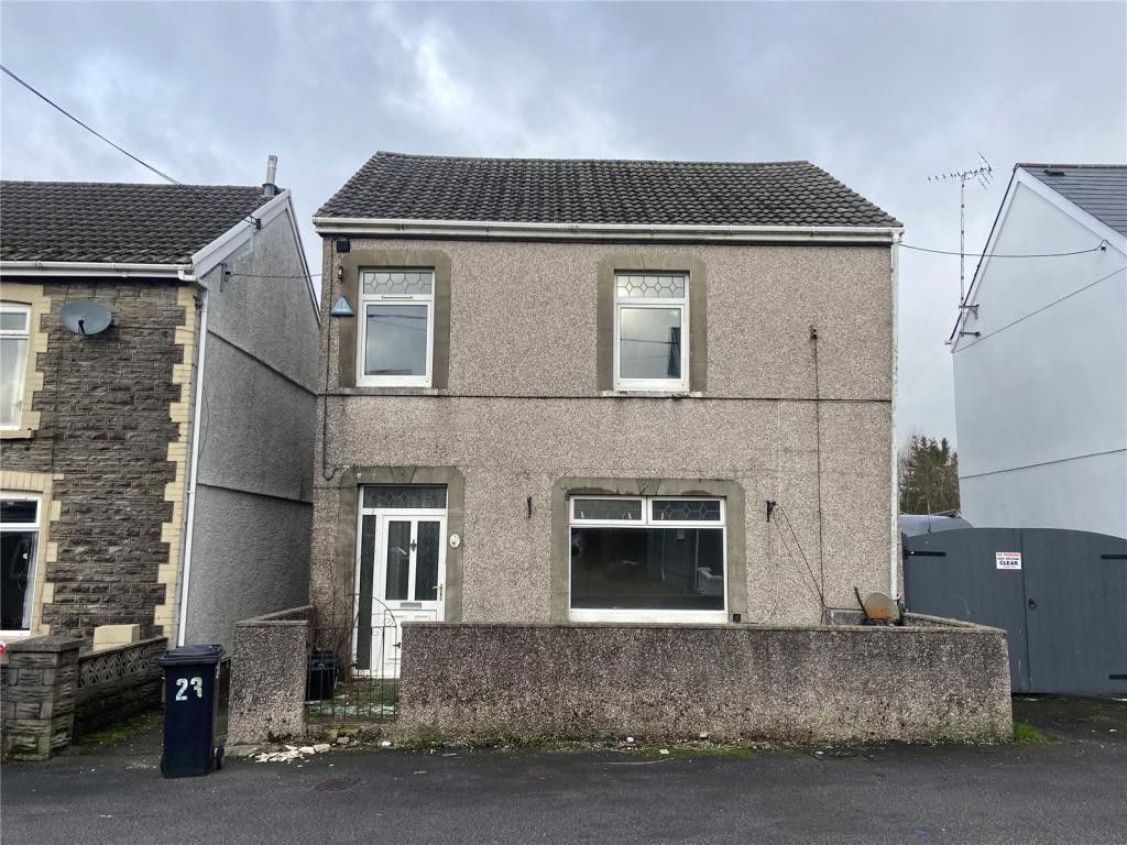3 bed detached house for sale in Gron Road, Ammanford, Carmarthenshire SA18, £80,000
