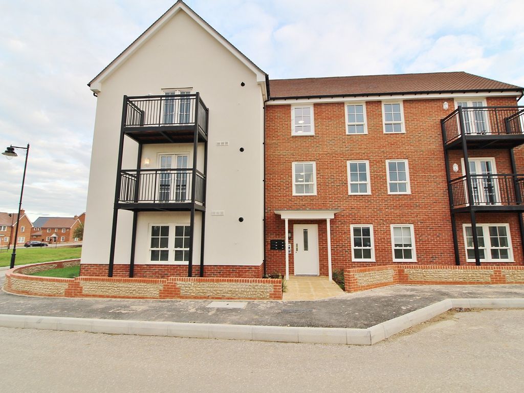 2 bed flat for sale in Painters Crescent, Waterlooville PO7, £88,000