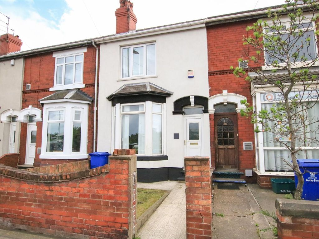 3 bed terraced house for sale in Bentley Road, Bentley, Doncaster DN5, £125,000