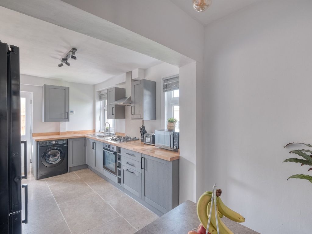 3 bed semi-detached house for sale in Barnes Way, Worcester WR5, £250,000