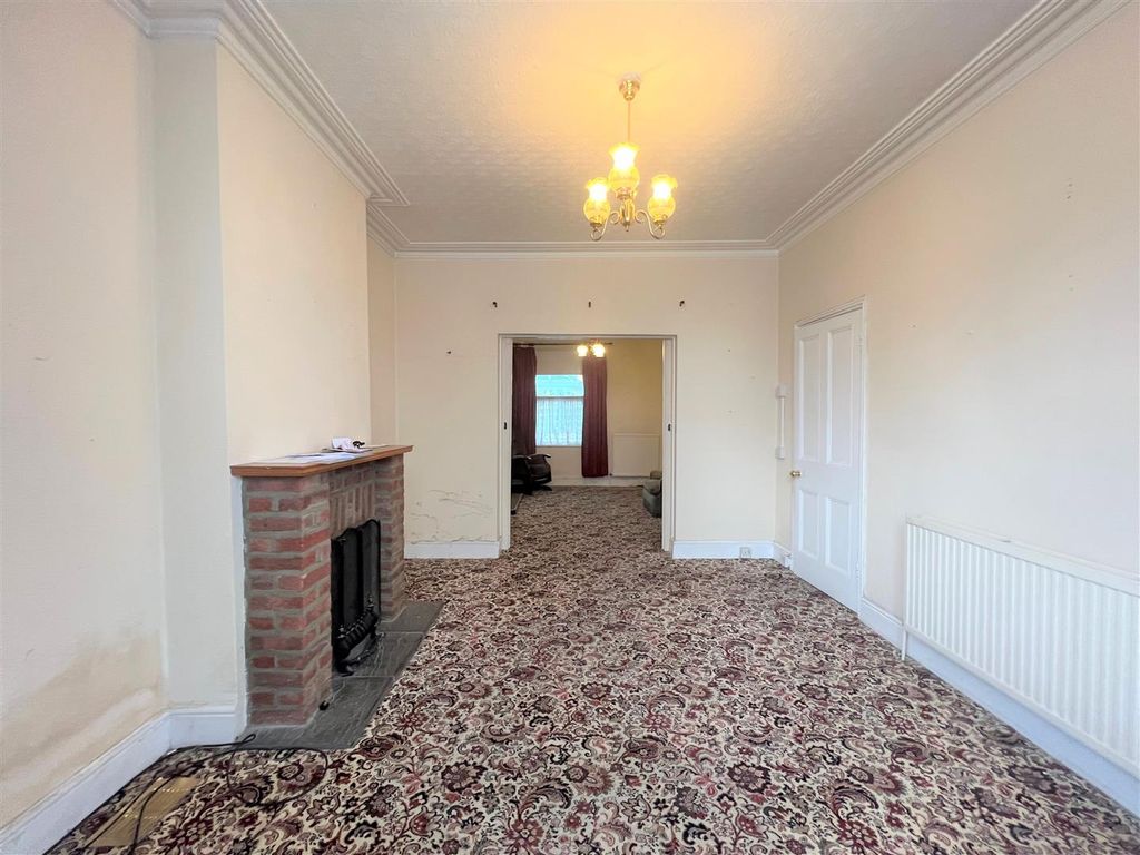 2 bed semi-detached house for sale in Lower Hanham Road, Hanham, Bristol BS15, £180,000