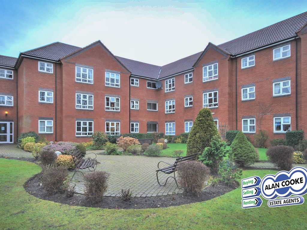 1 bed flat for sale in Woodlands, The Spinney, Moortown LS17, £70,000