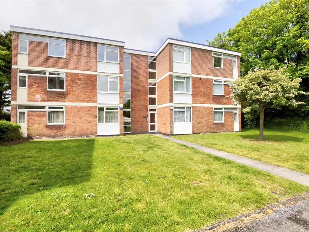 2 bed flat for sale in The Serpentine North, Crosby, Liverpool L23, £140,000