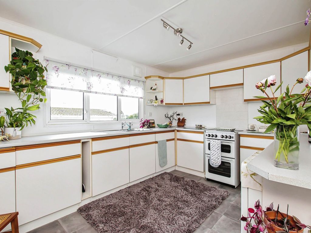 3 bed mobile/park home for sale in Priors Close, Witchford, Ely CB6, £145,000
