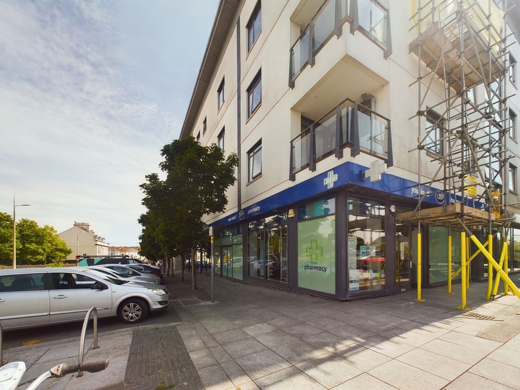 2 bed flat for sale in Cattedown Road, Plymouth PL4, £58,000
