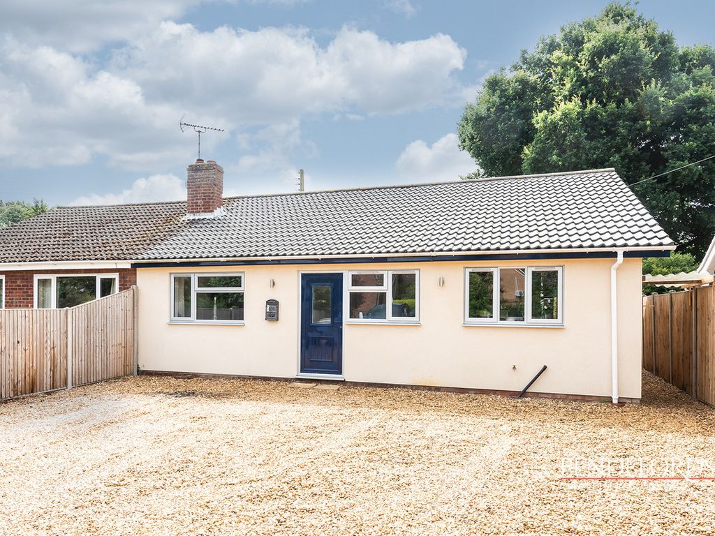 3 bed bungalow for sale in Chapel Road, Hainford NR10, £280,000