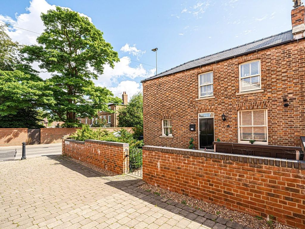 2 bed end terrace house for sale in Steadman Court, Horncastle LN9, £168,000