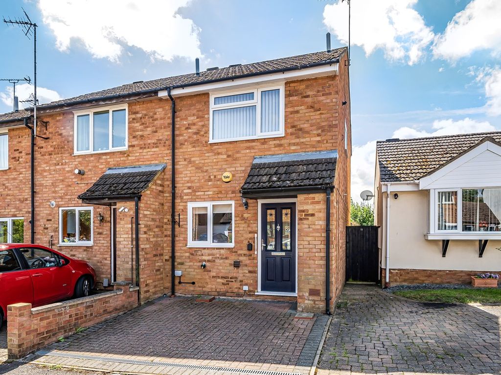 2 bed end terrace house for sale in Thirlmere Gardens, Flitwick MK45, £276,000