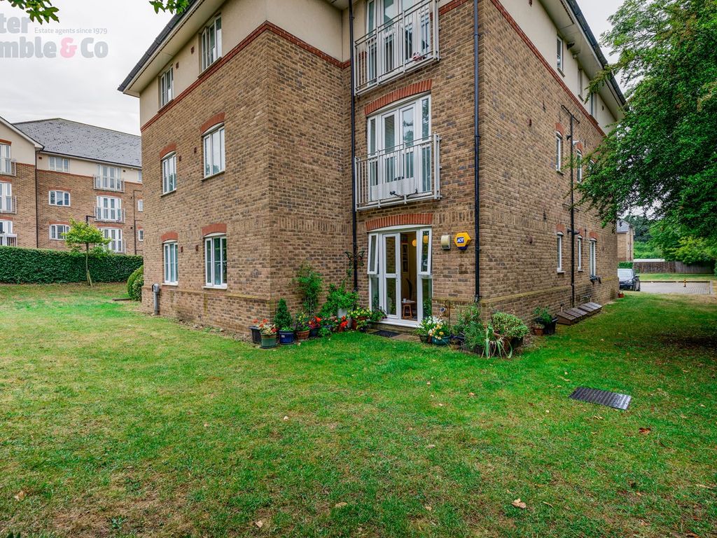 1 bed flat for sale in Periwood Crescent, Perivale, Greenford UB6, £320,000