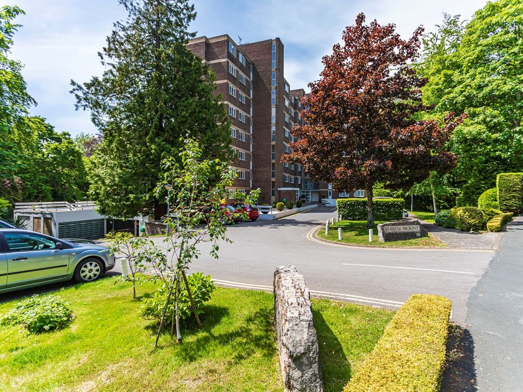 1 bed flat for sale in Branksome Wood Road, Bournemouth BH4, £170,000