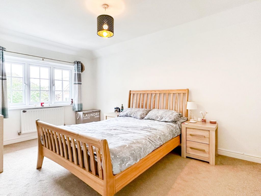 4 bed detached house for sale in Bryn Morgrug, Alltwen, Pontardawe, Swansea SA8, £318,500