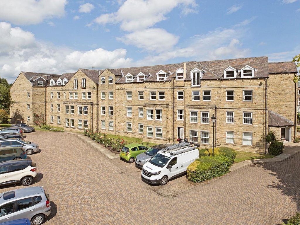 2 bed flat for sale in Cunliffe Road, Ilkley LS29, £230,000