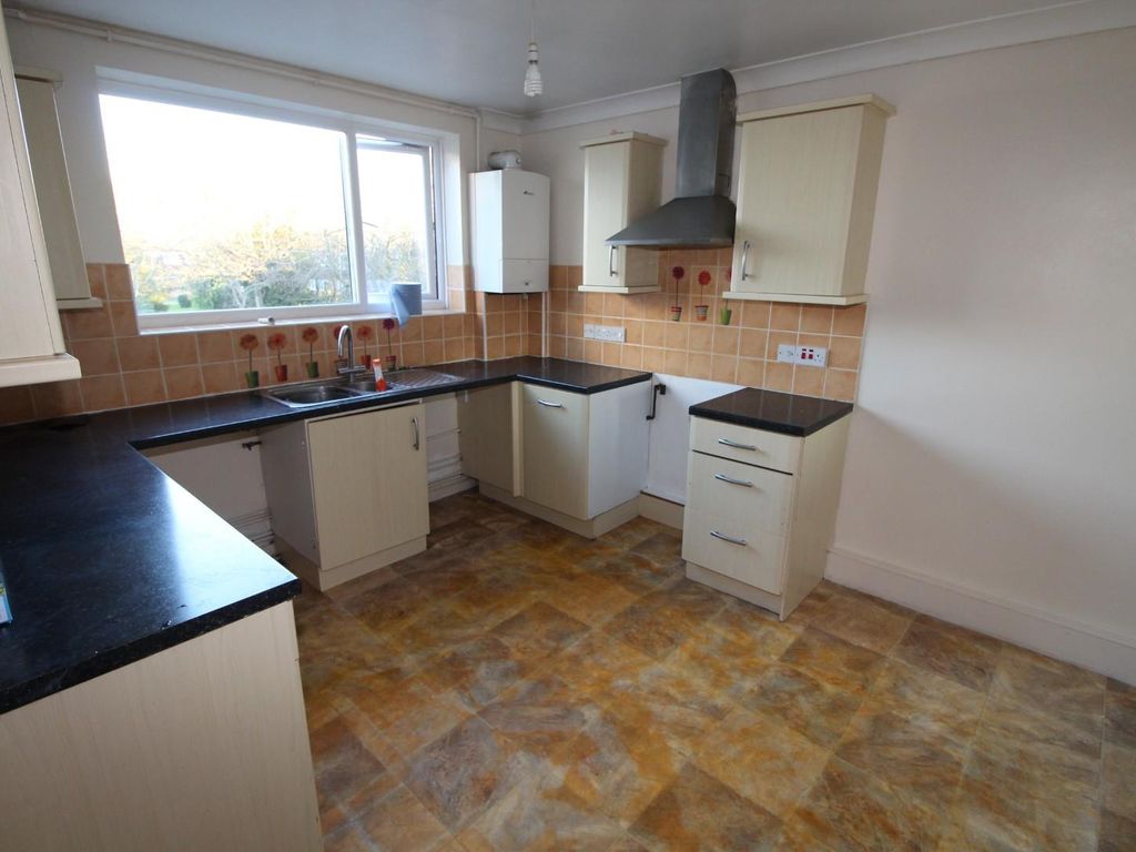 3 bed flat for sale in Westcroft Parade, Station Road, New Milton, Hampshire BH25, £169,950