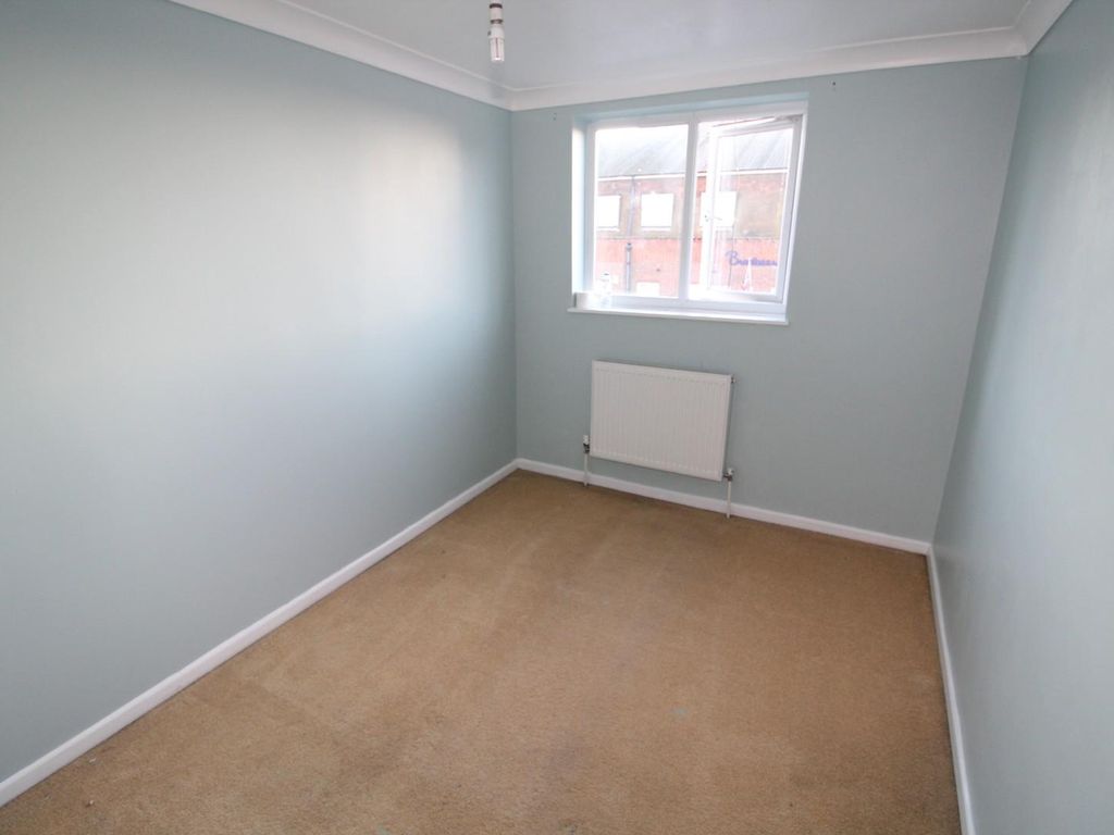 3 bed flat for sale in Westcroft Parade, Station Road, New Milton, Hampshire BH25, £169,950