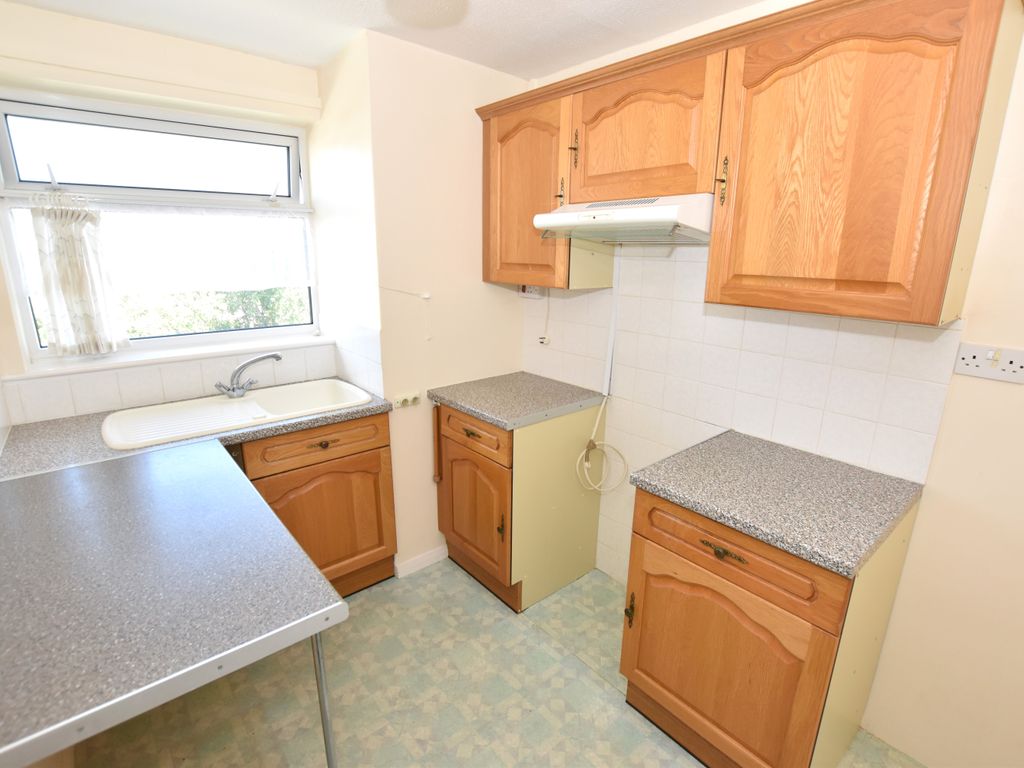 2 bed flat for sale in Northumberland Avenue, Cliftonville, Margate CT9, £175,000