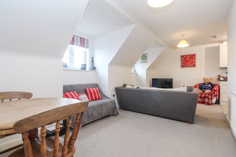 1 bed flat for sale in Wilkinson Road, Kempston MK42, £185,000