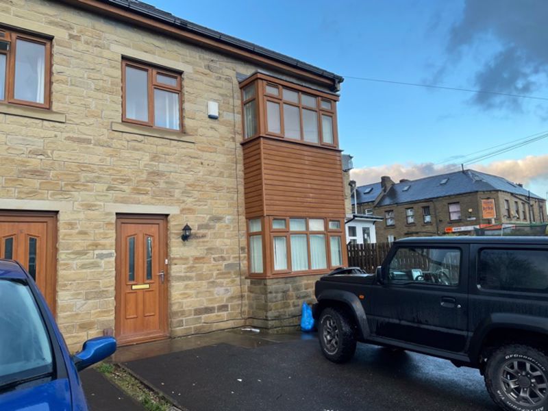 4 bed semi-detached house for sale in Wasp Nest Road, Huddersfield HD1, £160,000