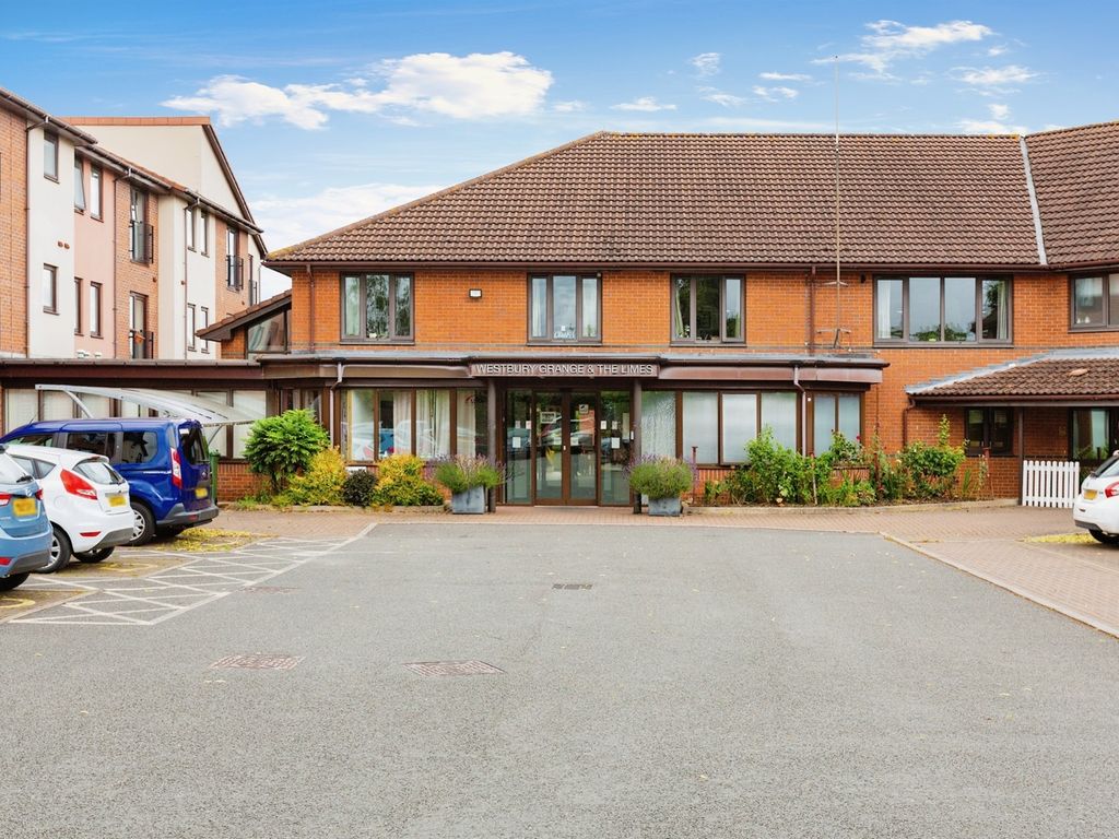2 bed flat for sale in Westbury Lane, Newport Pagnell MK16, £230,000