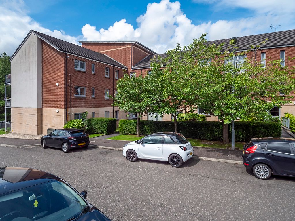 2 bed flat for sale in Dawsholm Place, Glasgow G20, £155,000
