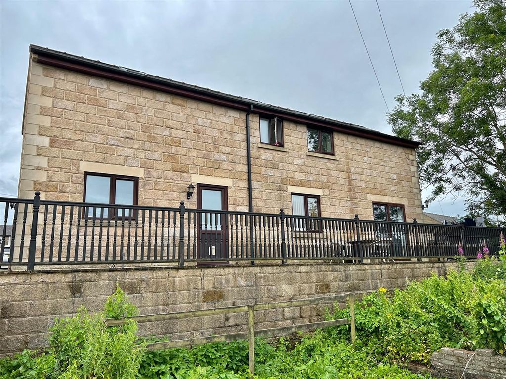 3 bed detached house for sale in Windsor Road, Buxton SK17, £265,000