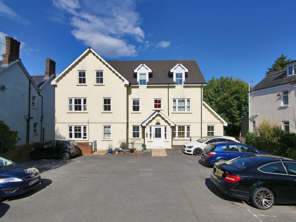1 bed flat for sale in New Town, Wentworth Court New Town TN22, £180,000