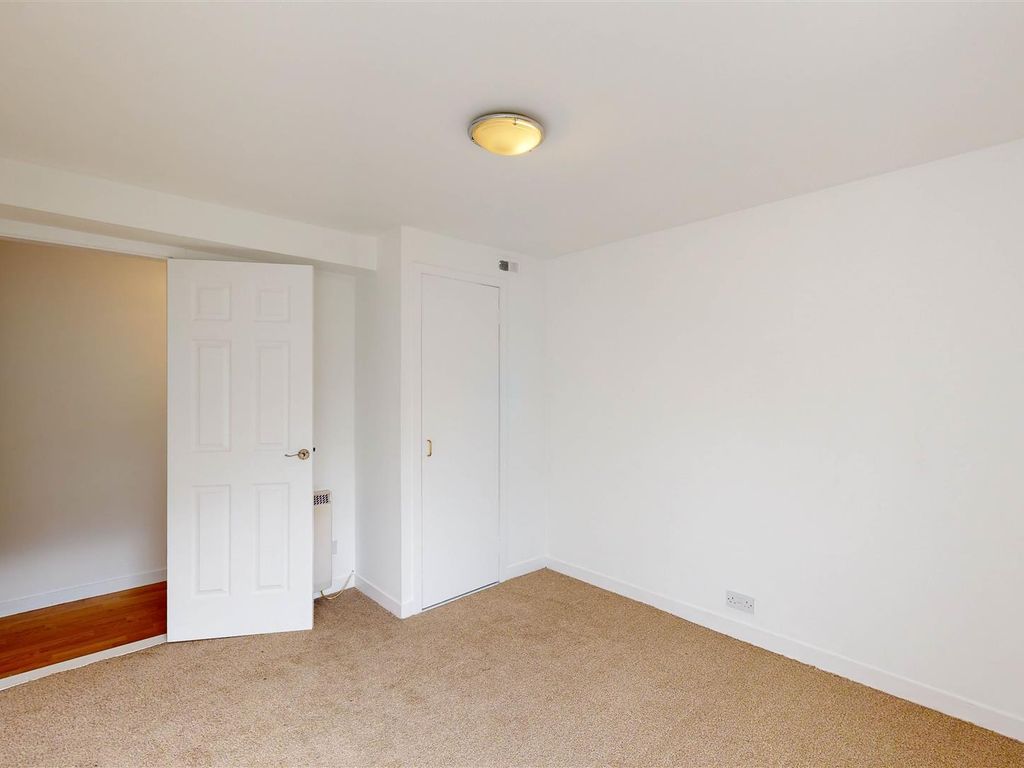 2 bed flat for sale in Potterhill Gardens, Perth PH2, £97,500