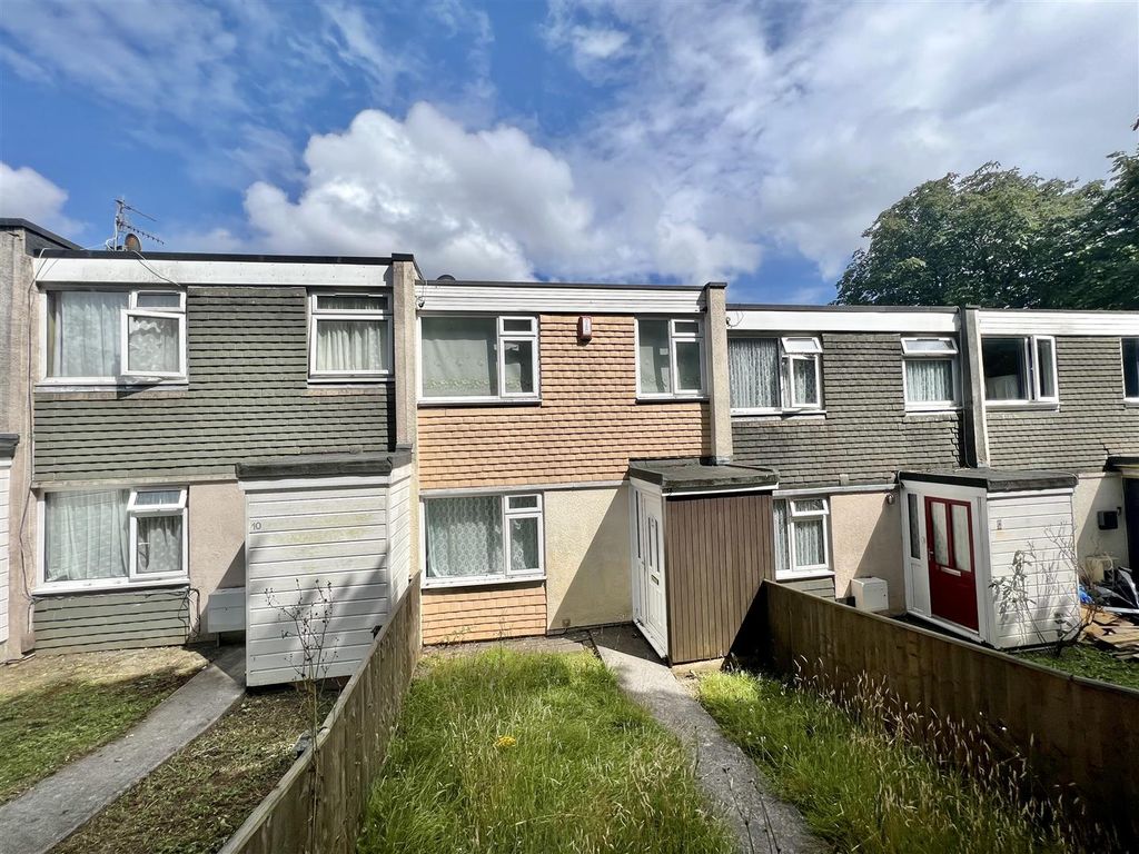 2 bed terraced house for sale in Thackeray Gardens, Plymouth PL5, £150,000