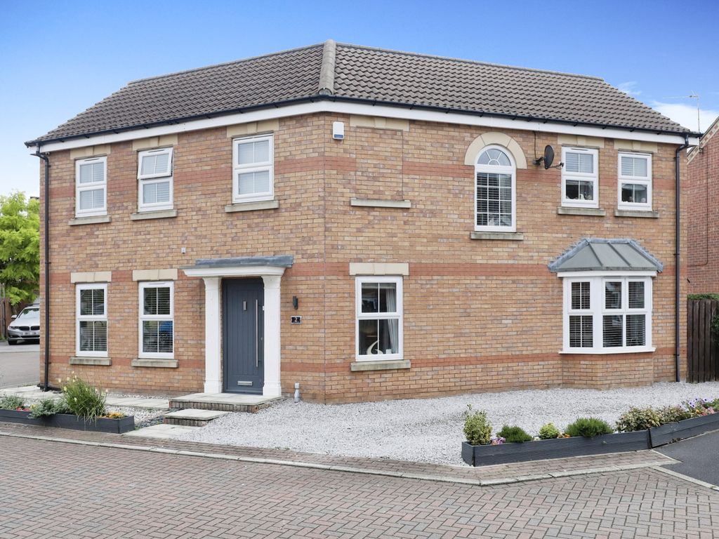 4 bed detached house for sale in Frankham Close, Dinnington, Sheffield, South Yorkshire S25, £280,000