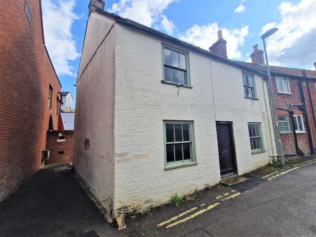 2 bed cottage for sale in The Row, Sturminster Newton DT10, £185,000