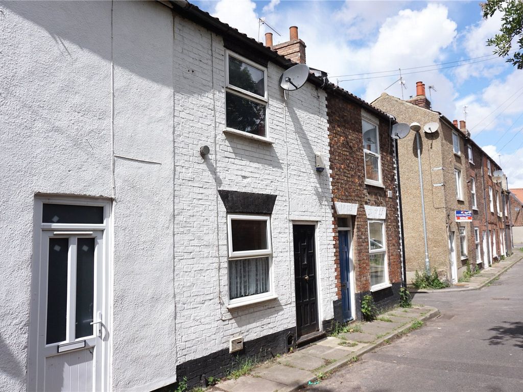 2 bed terraced house for sale in Thomas Street, King