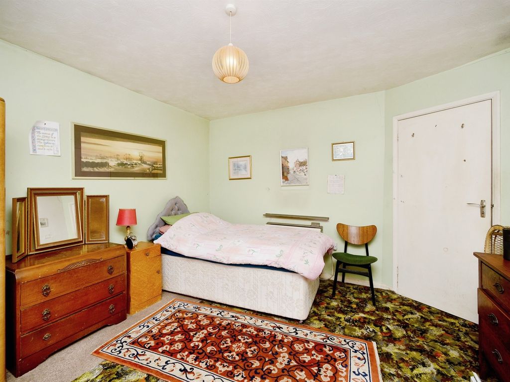 2 bed bungalow for sale in Lustrells Close, Saltdean, Brighton BN2, £350,000