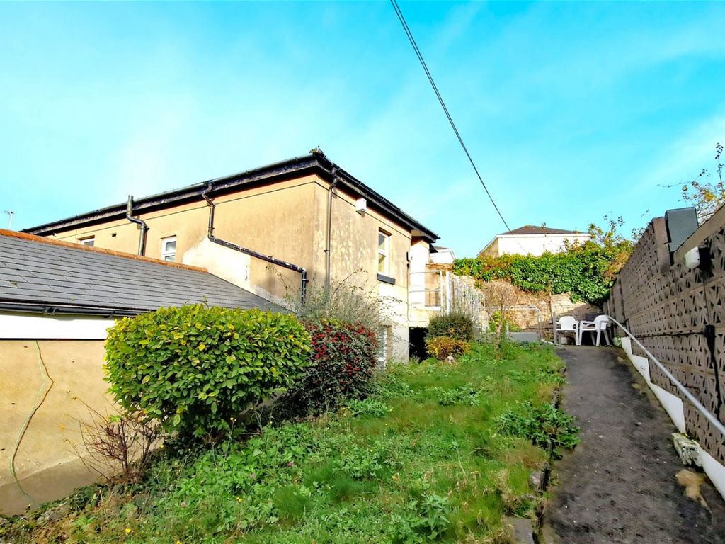 3 bed flat for sale in Grafton Road, Torquay TQ1, £240,000