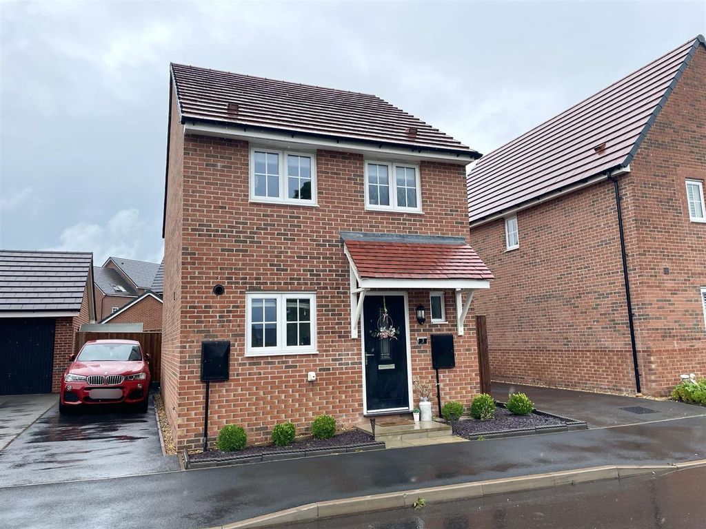 3 bed detached house for sale in Ringlet Place, Sandbach CW11, £265,000