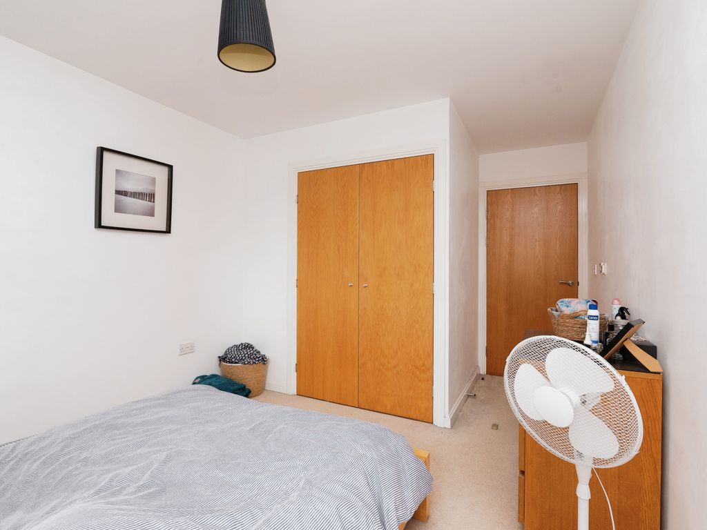1 bed flat for sale in Hansen Court, Century Wharf, Cardiff Bay CF10, £145,000