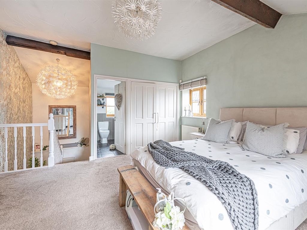 1 bed barn conversion for sale in Tarporley Road, Stretton, Warrington WA4, £235,000